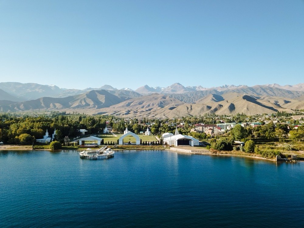 Issyk-Kul lake shore with the Tian Shan mountains, Issyk-Kul tour